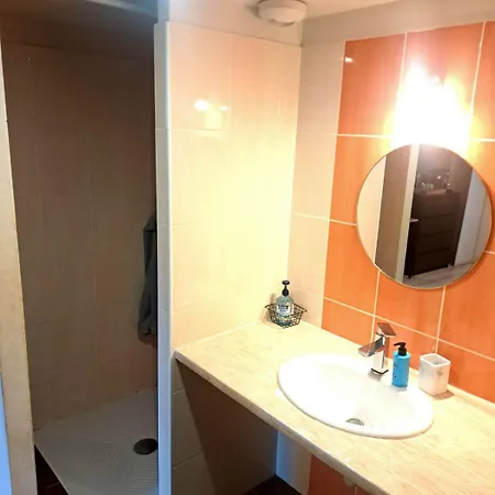 D Hotes Independante Dans Village Medieval 3*