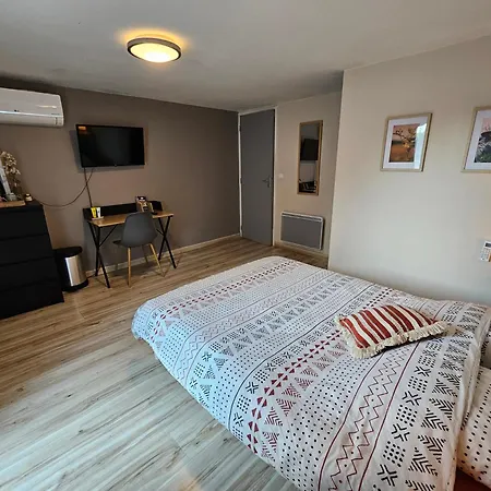 D Hotes Independante Dans Village Medieval Guest house *